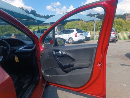 2021-Peugeot-208-12-Active_7