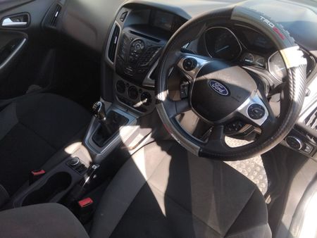 2013-Ford-Focus-14_8