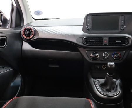 2024-Hyundai-Grand-i10-10-Motion_10