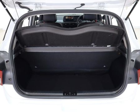2024-Hyundai-Grand-i10-10-Motion_15