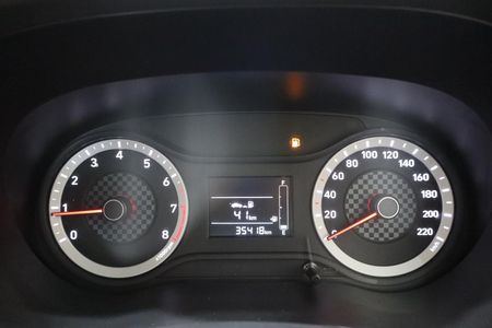 2024-Hyundai-Grand-i10-10-Motion_8