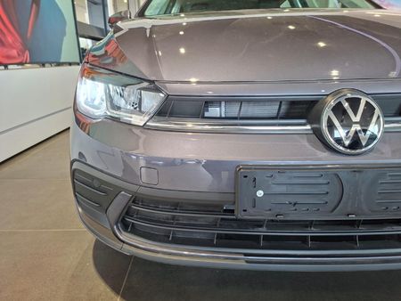 2026-Volkswagen-Polo-10-TSI_9