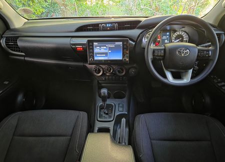 2025-Toyota-Hilux-24-GD-6-Raised-Body-Raider-Auto-Double-Cab_5