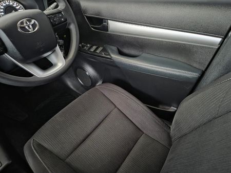 2025-Toyota-Hilux-24-GD-6-Raised-Body-Raider-Auto-Double-Cab_6