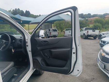 2023-Nissan-Navara-25-DDTi-LE-Single-Cab_12