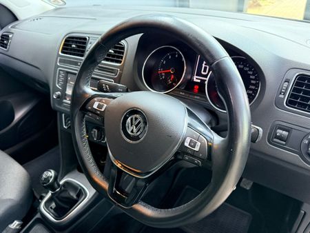 2015-Volkswagen-Polo-GP-12-TSI-Comfortline-66kW_9