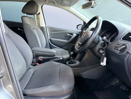 2015-Volkswagen-Polo-GP-12-TSI-Comfortline-66kW_12