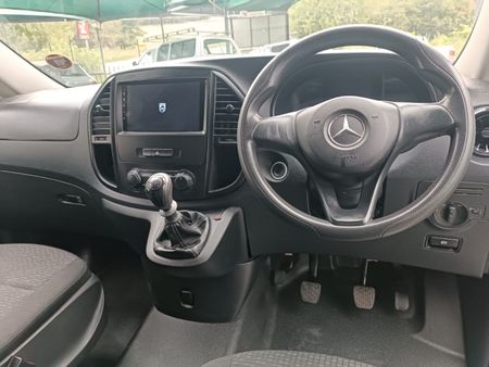 2023-Mercedes-Benz-Vito-111-16-CDI-Panel-Van_9