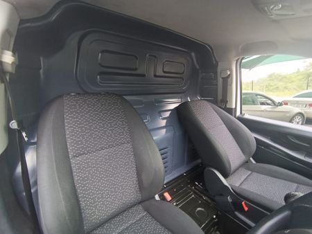2023-Mercedes-Benz-Vito-111-16-CDI-Panel-Van_11