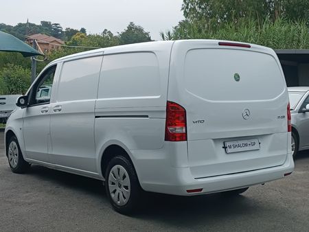 2023-Mercedes-Benz-Vito-111-16-CDI-Panel-Van_5
