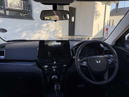 2025-Mahindra-XUV-3XO-12T-MX2-Auto_11