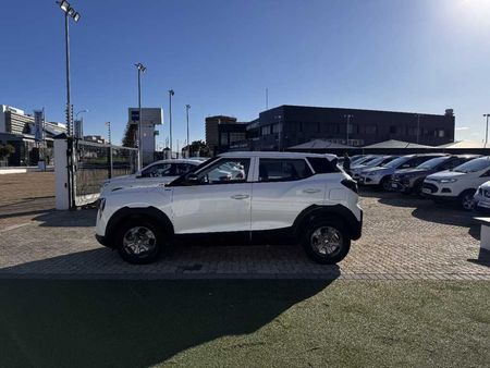 2025-Mahindra-XUV-3XO-12T-MX2-Auto_4