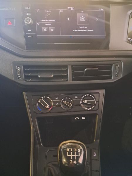 2024-Volkswagen-Polo-10-TSI_13