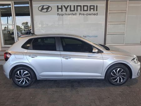 2024-Volkswagen-Polo-10-TSI_2