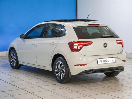 2023-Volkswagen-Polo-10-TSI-Highline-85kW_10