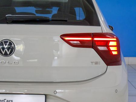 2023-Volkswagen-Polo-10-TSI-Highline-85kW_12