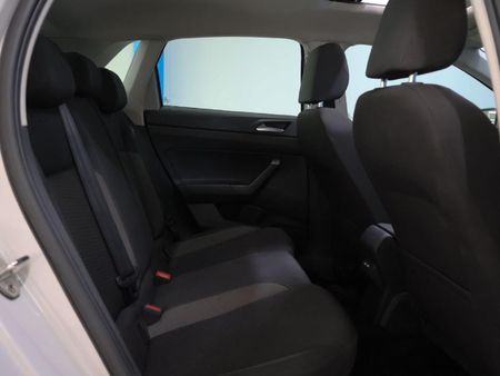 2023-Volkswagen-Polo-10-TSI-Highline-85kW_17