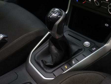 2023-Volkswagen-Polo-10-TSI-Highline-85kW_22