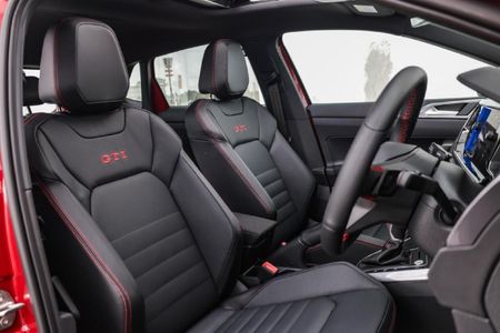 2026-Volkswagen-Polo-20-GTI-Auto-147kW_14