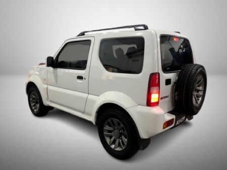 2015-Suzuki-Jimny-13_1
