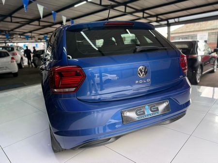 2021-Volkswagen-Polo-10-TSI-Trendline_10