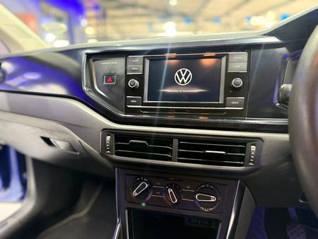 2021-Volkswagen-Polo-10-TSI-Trendline_15