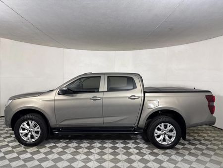 2023-Isuzu-D-Max-19-DDI-HR-LS-Double-Cab_17