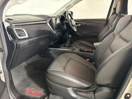 2023-Isuzu-D-Max-19-DDI-HR-LS-Double-Cab_7