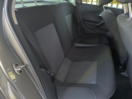 2019-Volkswagen-Polo-Vivo-16-Highline-5-dr_9
