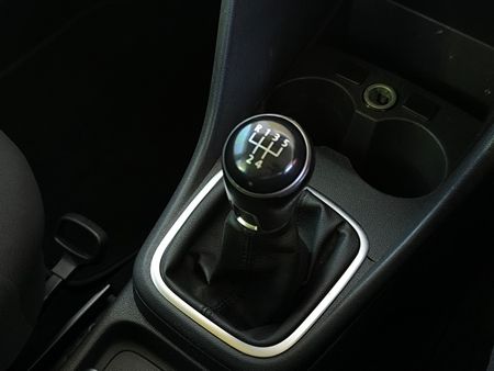 2019-Volkswagen-Polo-Vivo-16-Highline-5-dr_10