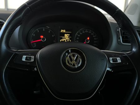 2019-Volkswagen-Polo-Vivo-16-Highline-5-dr_14