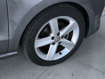 2019-Volkswagen-Polo-Vivo-16-Highline-5-dr_18