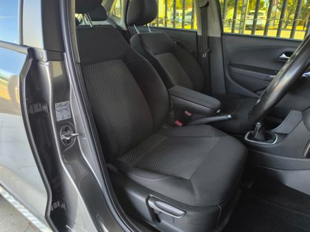 2019-Volkswagen-Polo-Vivo-16-Highline-5-dr_8