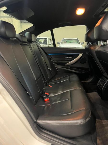 2016-BMW-3-Series-320i-M-Sport-Auto_11