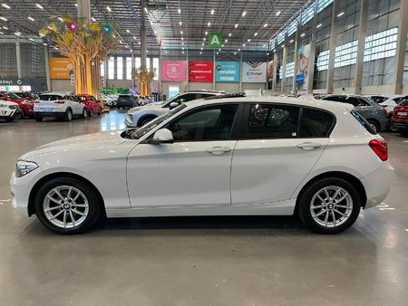 2016-BMW-1-Series-118i-5-dr-Auto_5