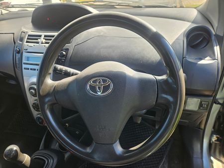 2006-Toyota-Yaris-T1-5-dr_10