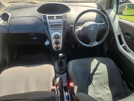 2006-Toyota-Yaris-T1-5-dr_12