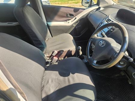 2006-Toyota-Yaris-T1-5-dr_14