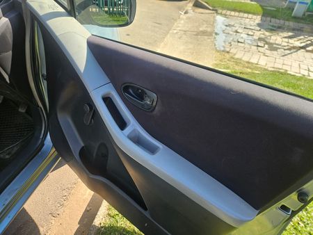 2006-Toyota-Yaris-T1-5-dr_17