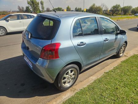 2006-Toyota-Yaris-T1-5-dr_5