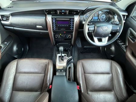 2018-Toyota-Fortuner-24-GD-6-Raised-Body-Auto_10