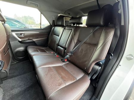 2018-Toyota-Fortuner-24-GD-6-Raised-Body-Auto_13