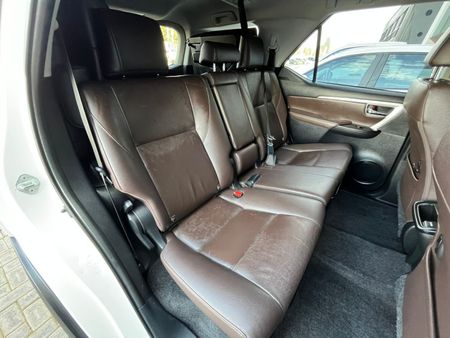 2018-Toyota-Fortuner-24-GD-6-Raised-Body-Auto_14