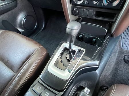 2018-Toyota-Fortuner-24-GD-6-Raised-Body-Auto_17