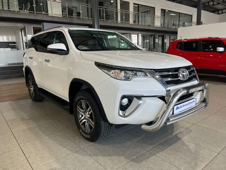 2018-Toyota-Fortuner-24-GD-6-Raised-Body-Auto_2