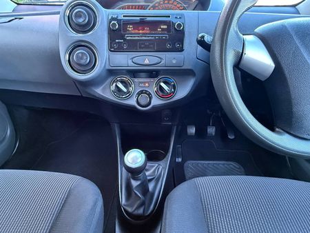 2018-Toyota-Etios-15-XS-5-dr_11