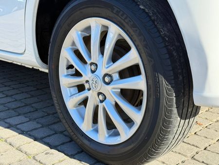 2018-Toyota-Etios-15-XS-5-dr_16