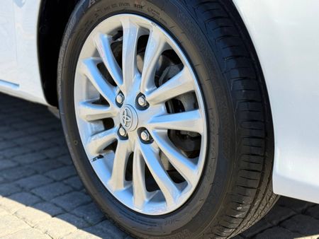 2018-Toyota-Etios-15-XS-5-dr_17