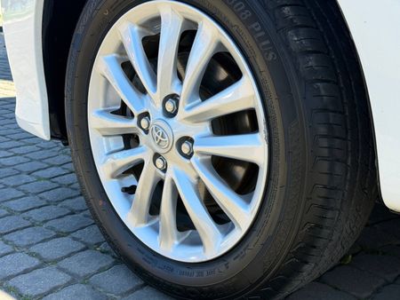 2018-Toyota-Etios-15-XS-5-dr_18