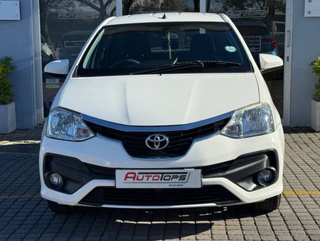 2018-Toyota-Etios-15-XS-5-dr_4